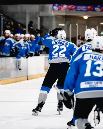 Des joueurs au banc des Express