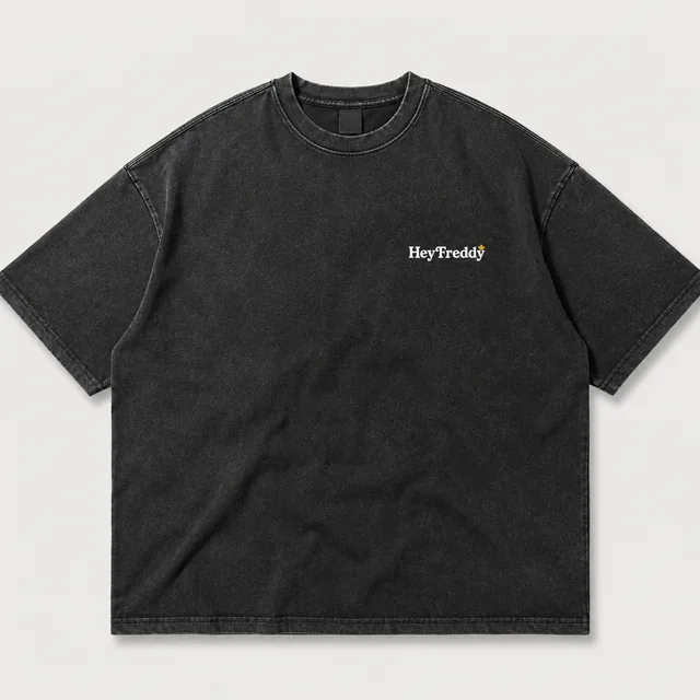 T-shirt noir délavé oversize avec le logo Hey Freddy